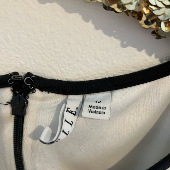 Lemon and Stripe Dress - Picture 3 of 4